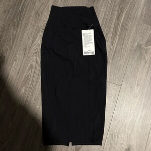 Lululemon align skirt black size 2 with tags on brand new